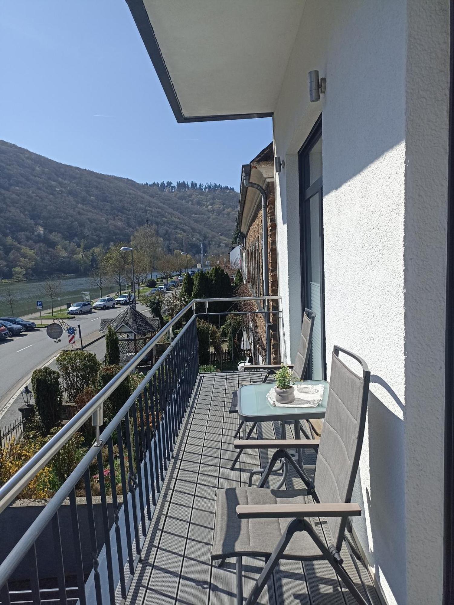 Haus Mosel Apartment Klotten Exterior photo