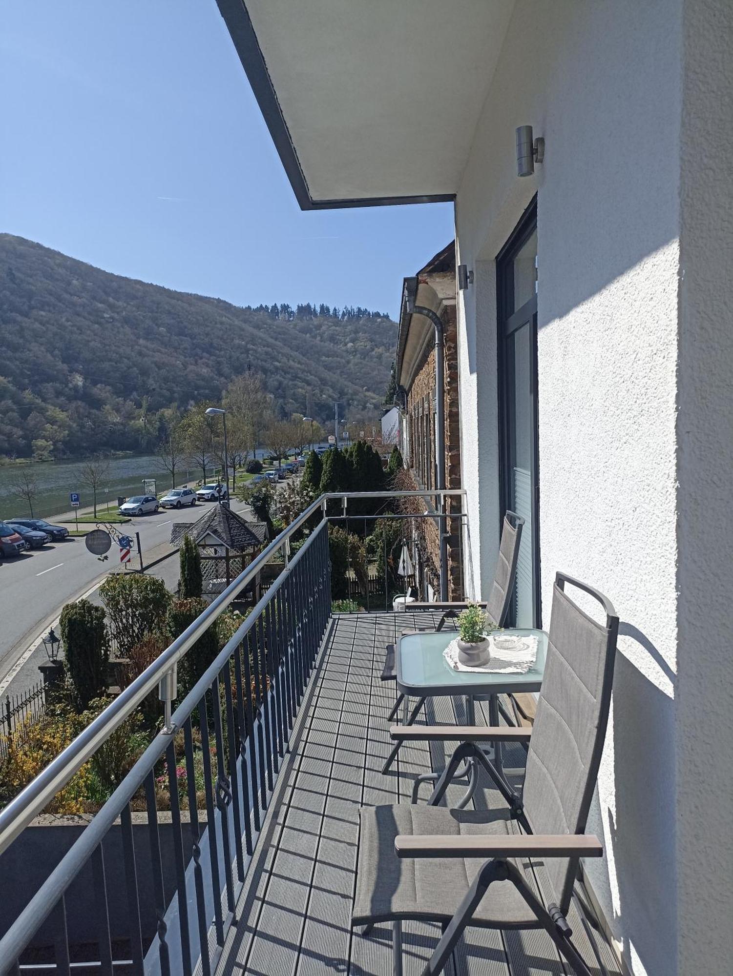 Haus Mosel Apartment Klotten Exterior photo